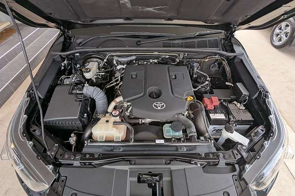 2024 Toyota Hilux SR GUN126R 4X4