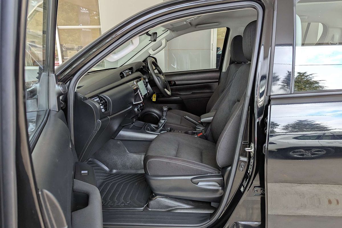2024 Toyota Hilux SR GUN126R 4X4