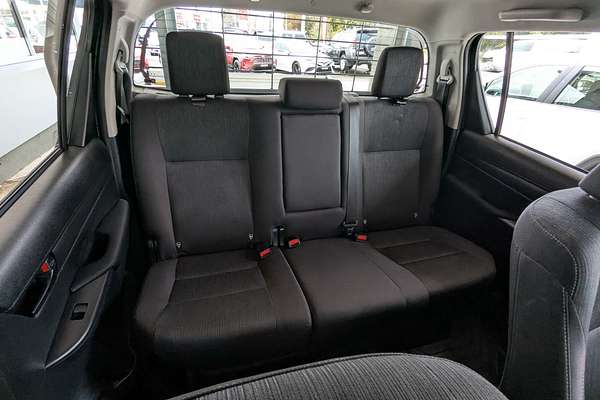 2024 Toyota Hilux SR GUN126R 4X4
