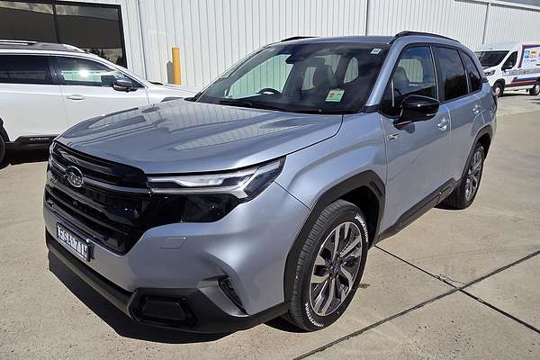 2025 Subaru Forester Hybrid Touring S6