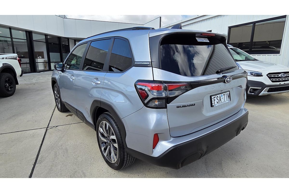 2025 Subaru Forester Hybrid Touring S6