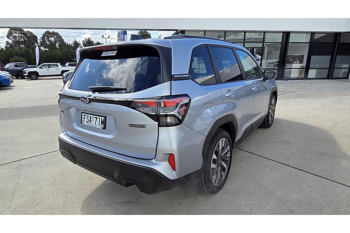 2025 Subaru Forester Hybrid Touring S6