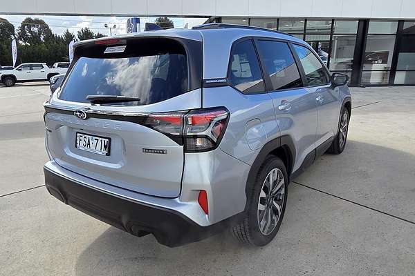 2025 Subaru Forester Hybrid Touring S6