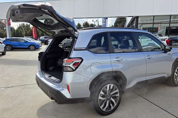 2025 Subaru Forester Hybrid Touring S6
