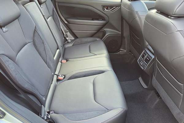 2025 Subaru Forester Hybrid Touring S6