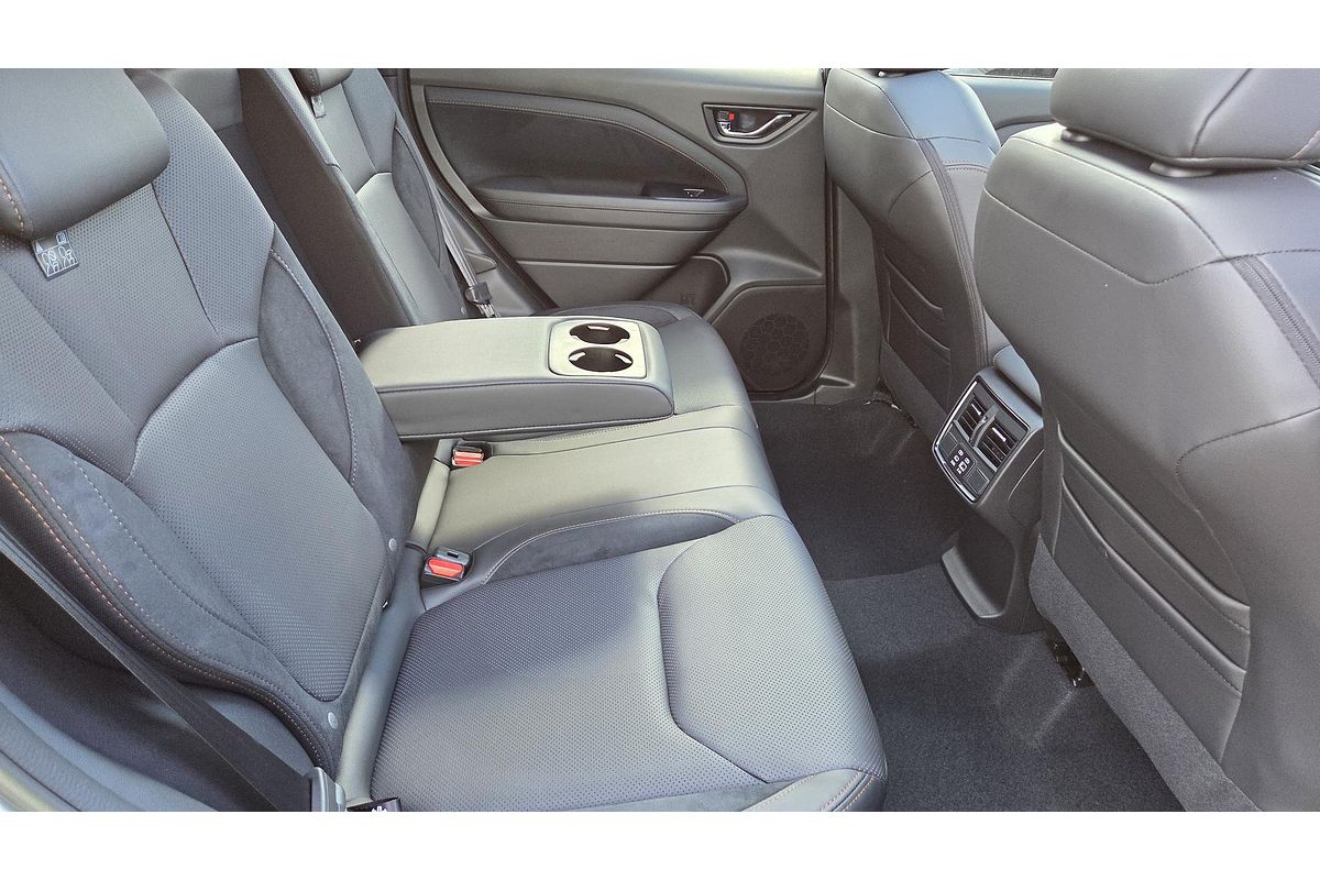2025 Subaru Forester Hybrid Touring S6