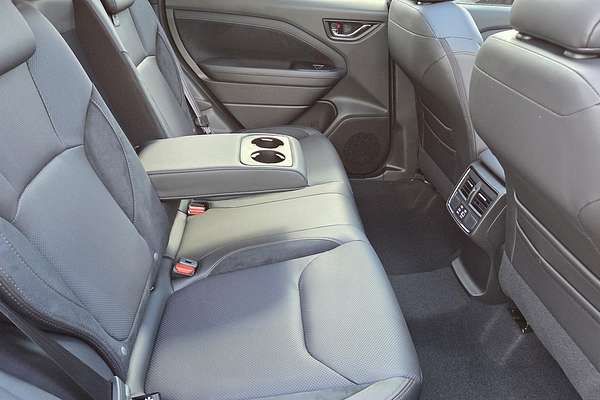 2025 Subaru Forester Hybrid Touring S6
