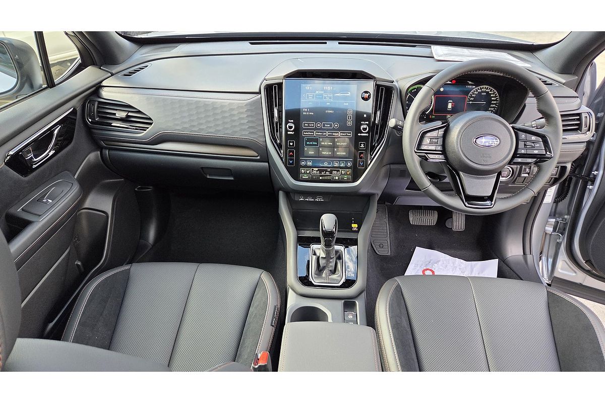 2025 Subaru Forester Hybrid Touring S6