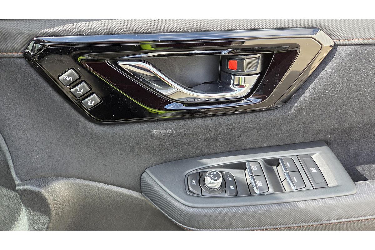 2025 Subaru Forester Hybrid Touring S6