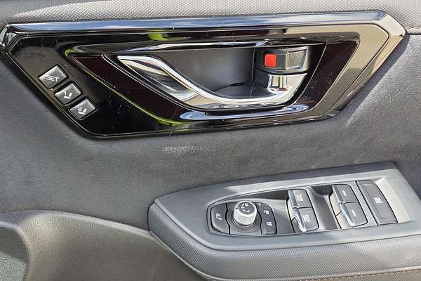 2025 Subaru Forester Hybrid Touring S6