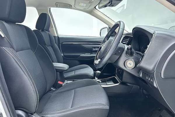 2020 Mitsubishi Outlander ES ZL