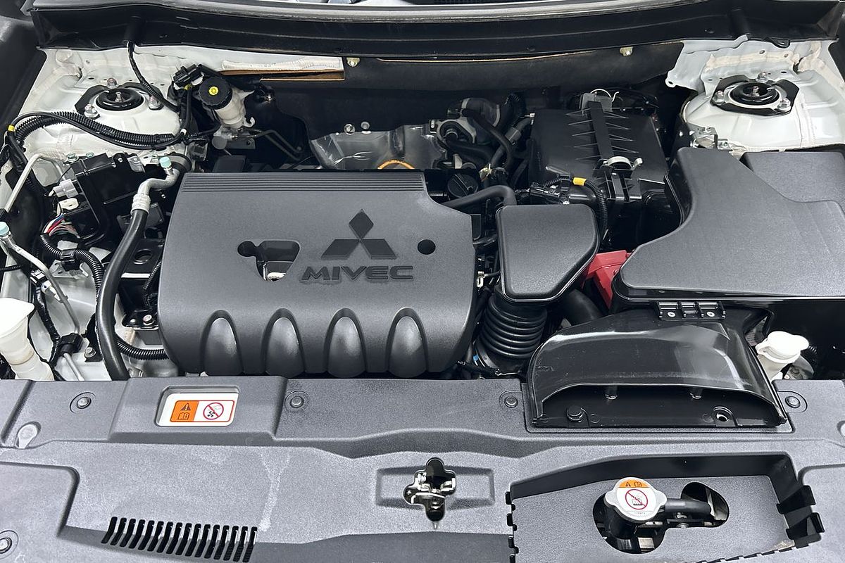 2020 Mitsubishi Outlander ES ZL