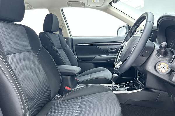 2020 Mitsubishi Outlander ES ZL