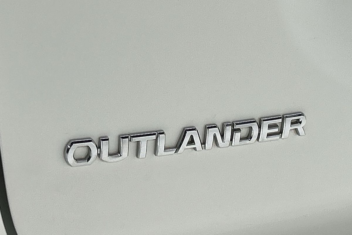 2020 Mitsubishi Outlander ES ZL
