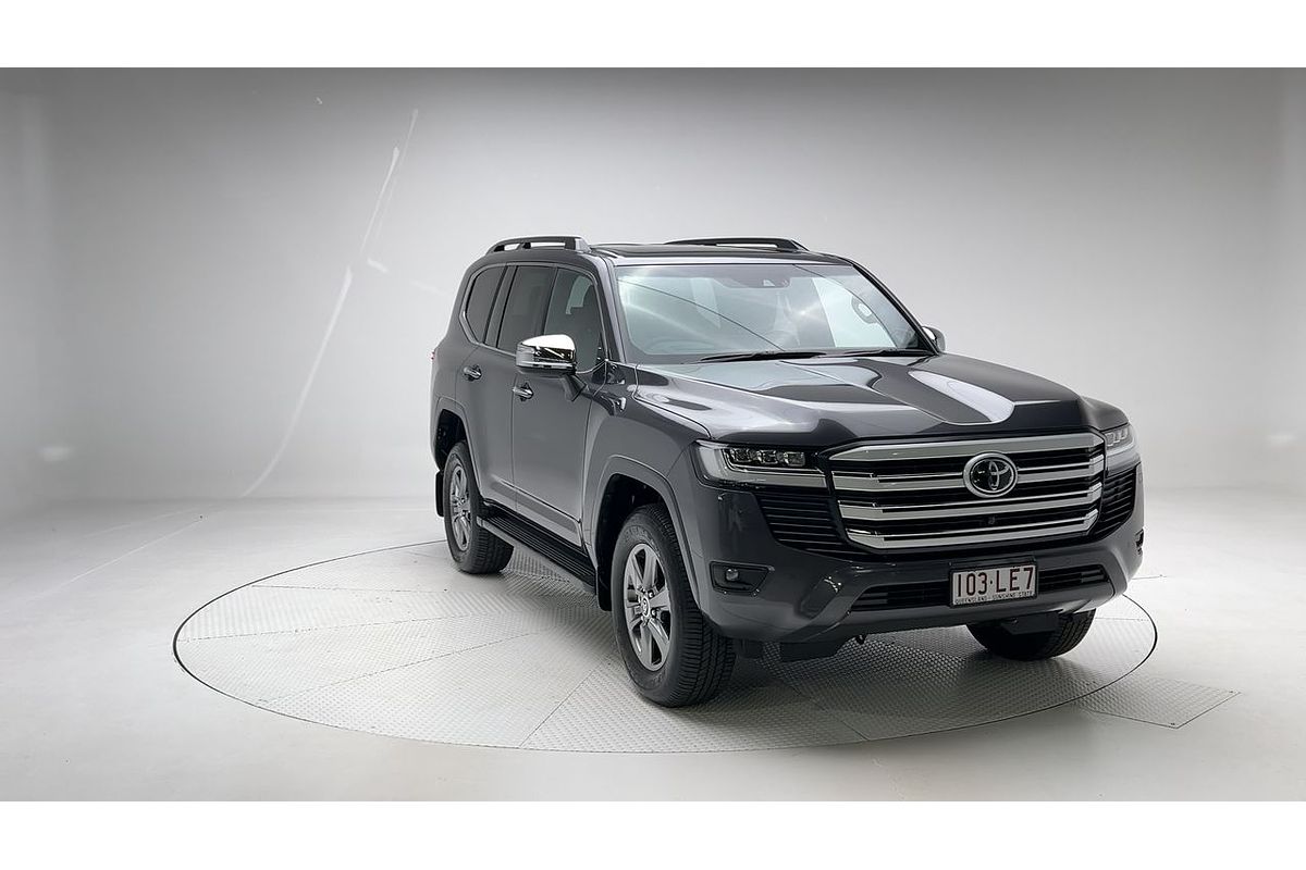 2024 Toyota Landcruiser Sahara FJA300R