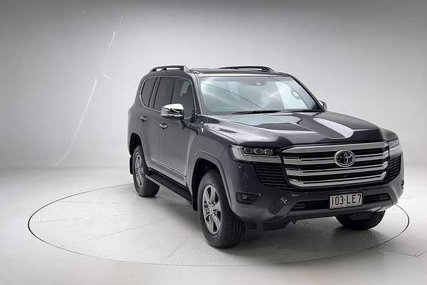 2024 Toyota Landcruiser Sahara FJA300R