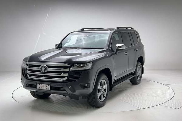 2024 Toyota Landcruiser Sahara FJA300R