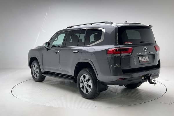 2024 Toyota Landcruiser Sahara FJA300R