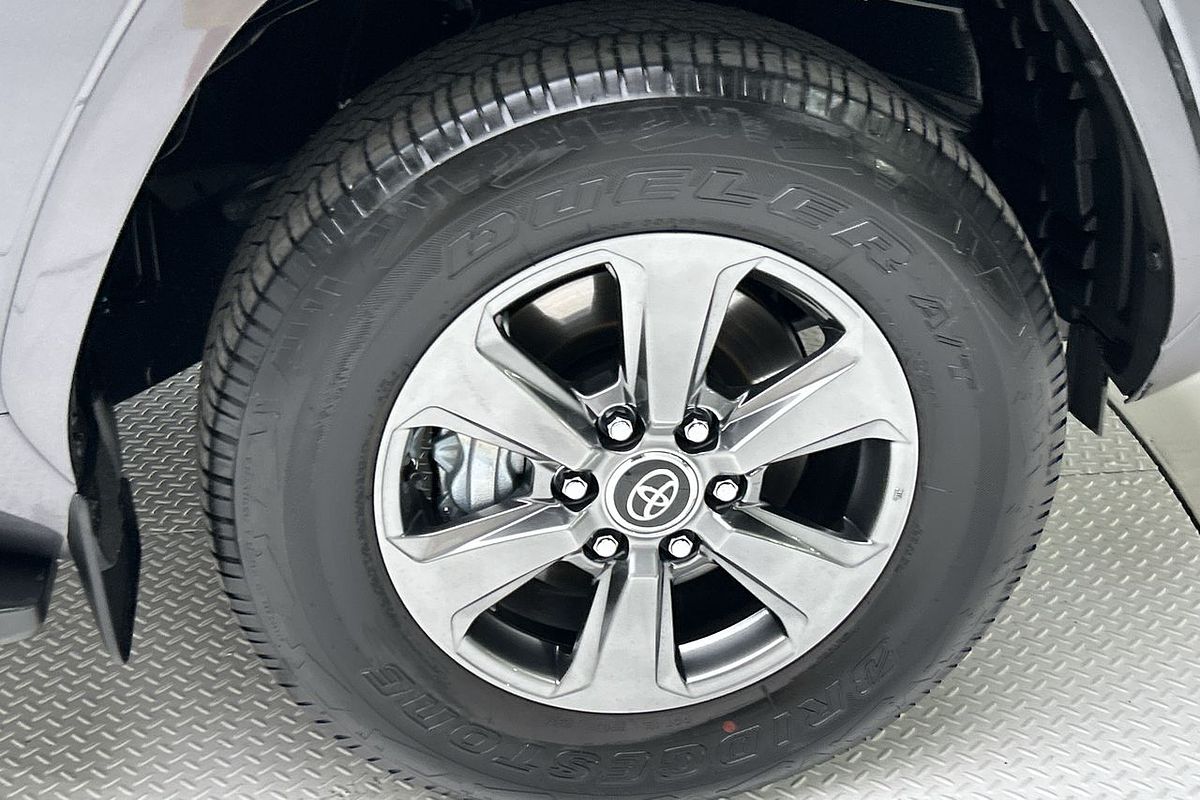 2024 Toyota Landcruiser Sahara FJA300R