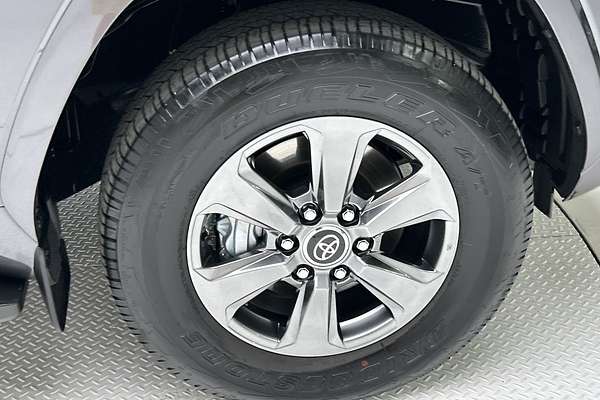 2024 Toyota Landcruiser Sahara FJA300R