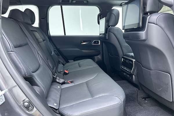 2024 Toyota Landcruiser Sahara FJA300R