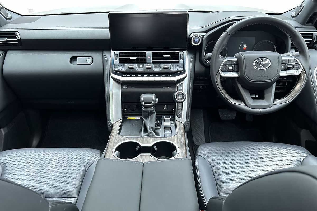 2024 Toyota Landcruiser Sahara FJA300R