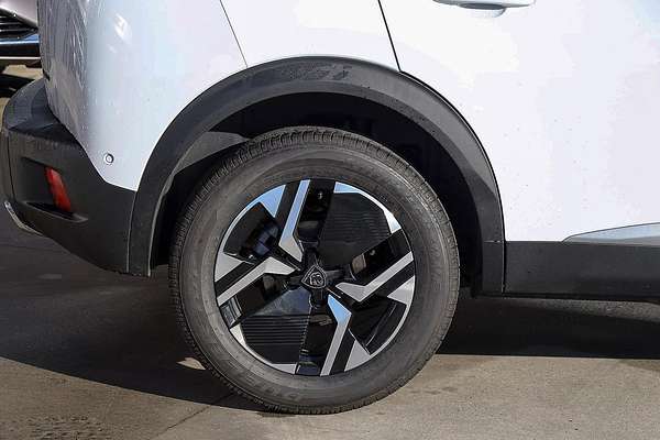 2025 Peugeot 2008 Allure Hybrid P24