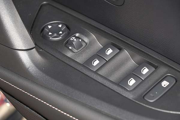 2025 Peugeot 2008 Allure Hybrid P24