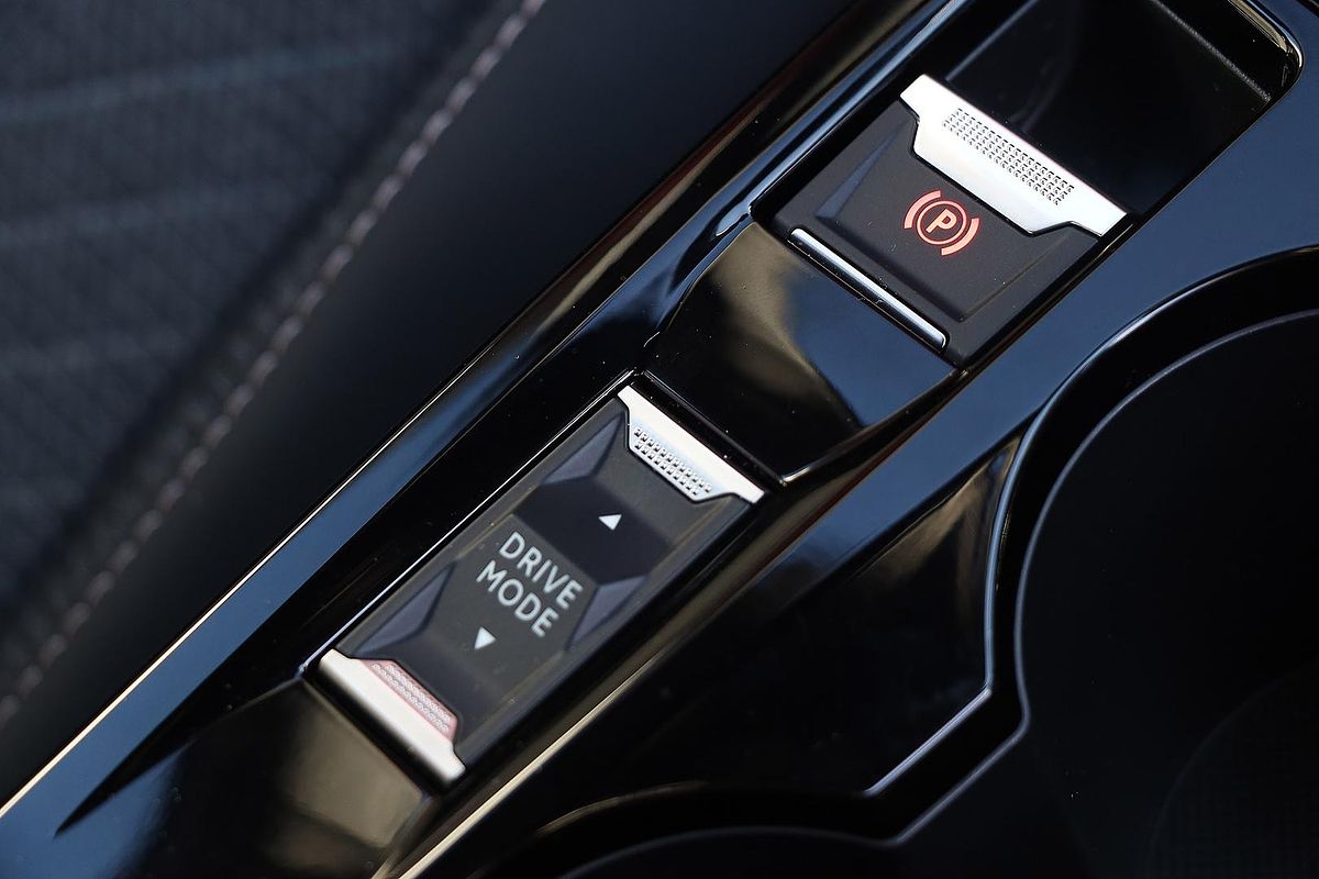 2025 Peugeot 2008 Allure Hybrid P24