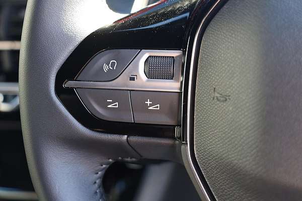 2025 Peugeot 2008 Allure Hybrid P24