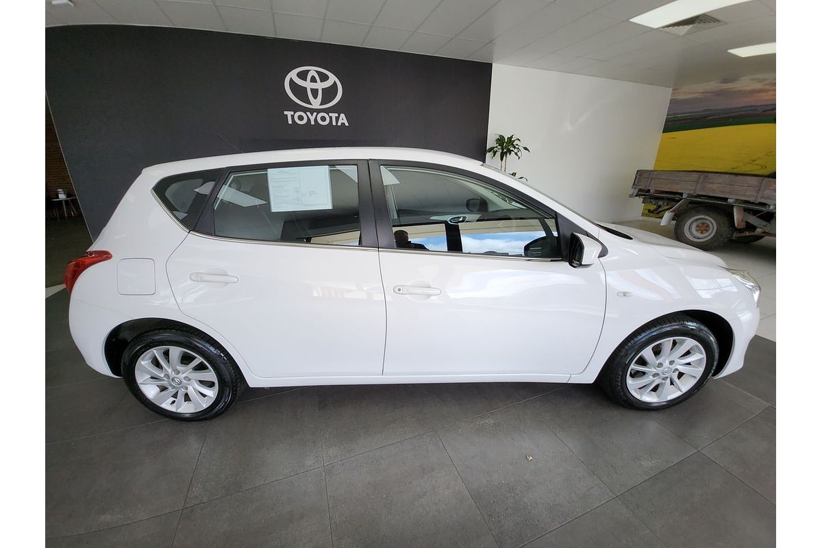 2013 Nissan Pulsar ST C12