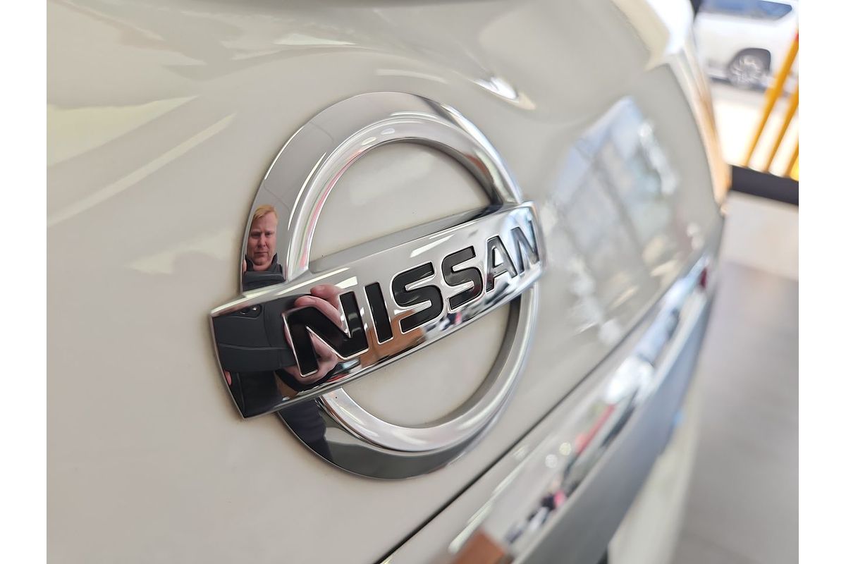 2013 Nissan Pulsar ST C12