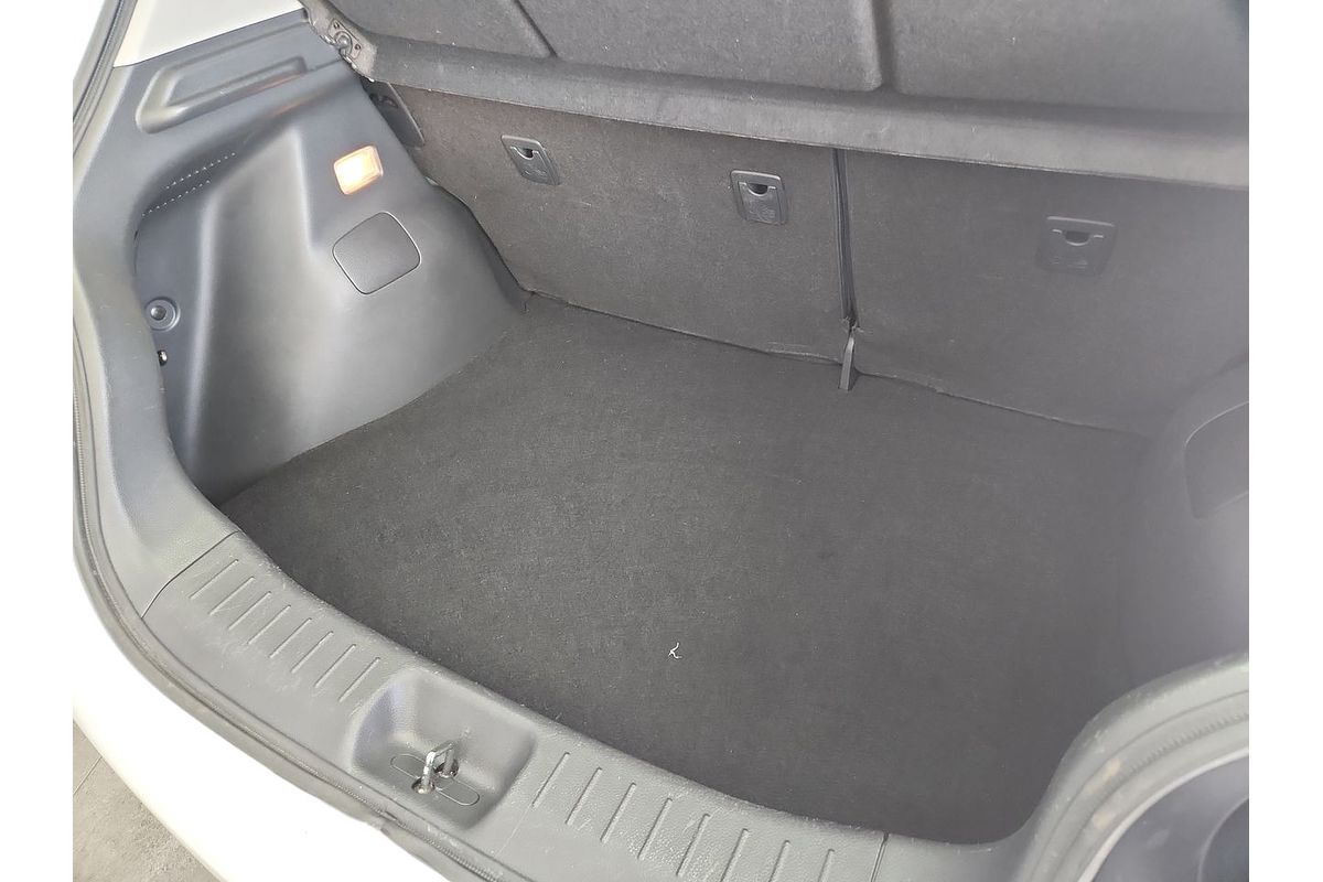 2013 Nissan Pulsar ST C12