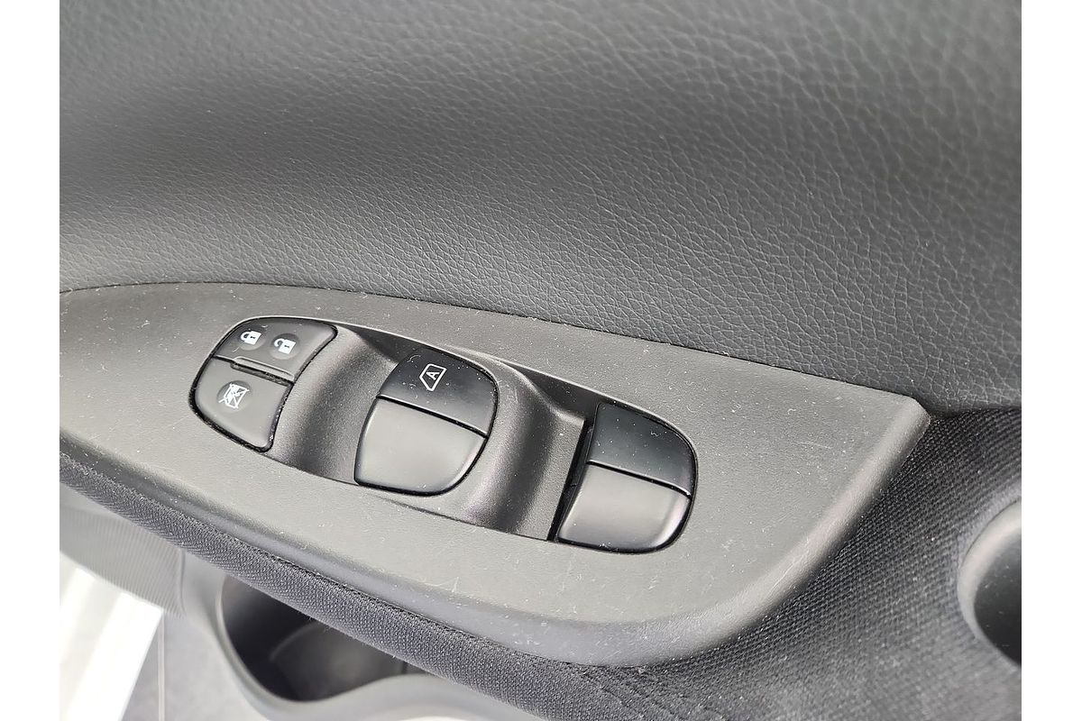 2013 Nissan Pulsar ST C12
