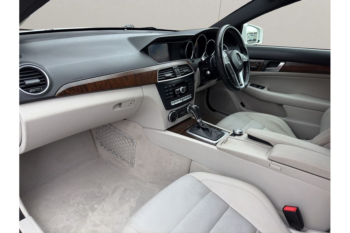 2012 Mercedes-Benz 250 AMG LINE