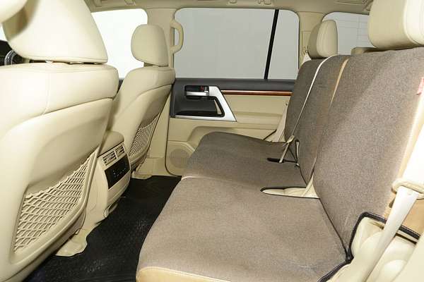 2015 Toyota Landcruiser Sahara VDJ200R