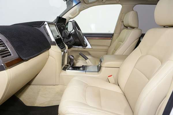 2015 Toyota Landcruiser Sahara VDJ200R