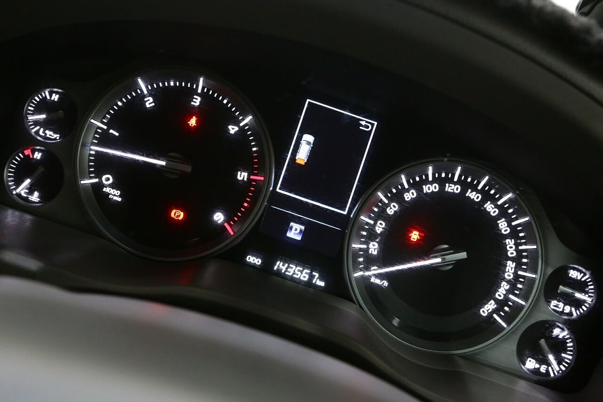 2015 Toyota Landcruiser Sahara VDJ200R