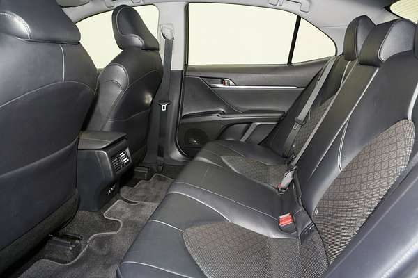 2020 Toyota Camry SX GSV70R