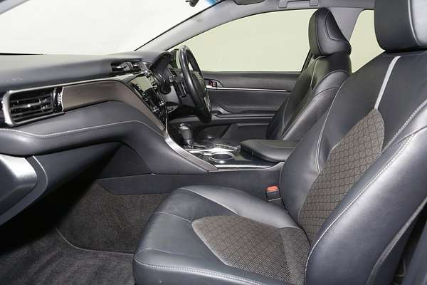 2020 Toyota Camry SX GSV70R