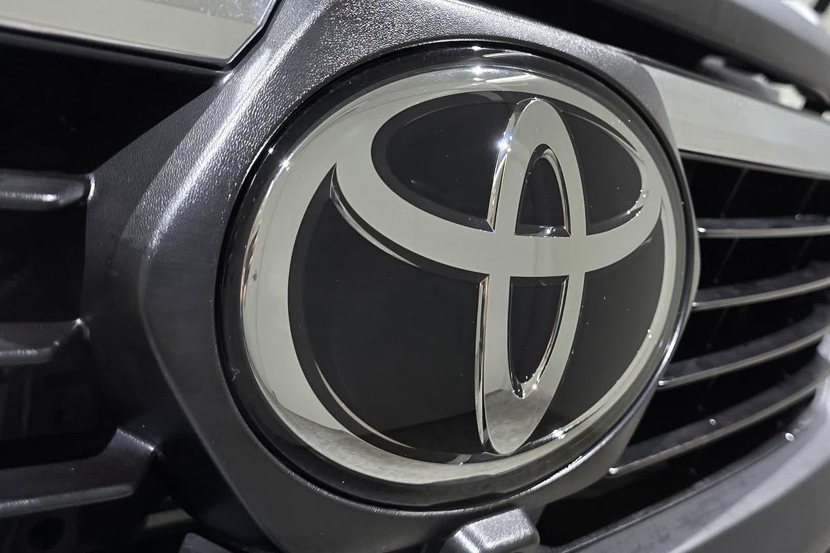 2025 Toyota Hilux Rogue 48V GUN126R 4X4