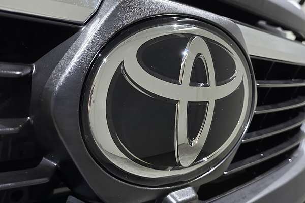2025 Toyota Hilux Rogue 48V GUN126R 4X4