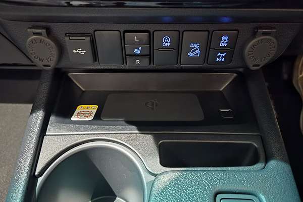 2025 Toyota Hilux Rogue 48V GUN126R 4X4