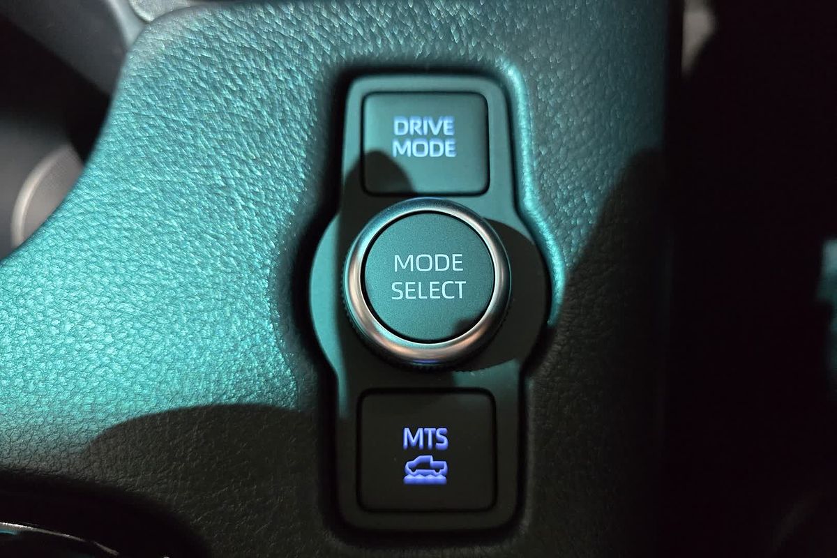 2025 Toyota Hilux Rogue 48V GUN126R 4X4