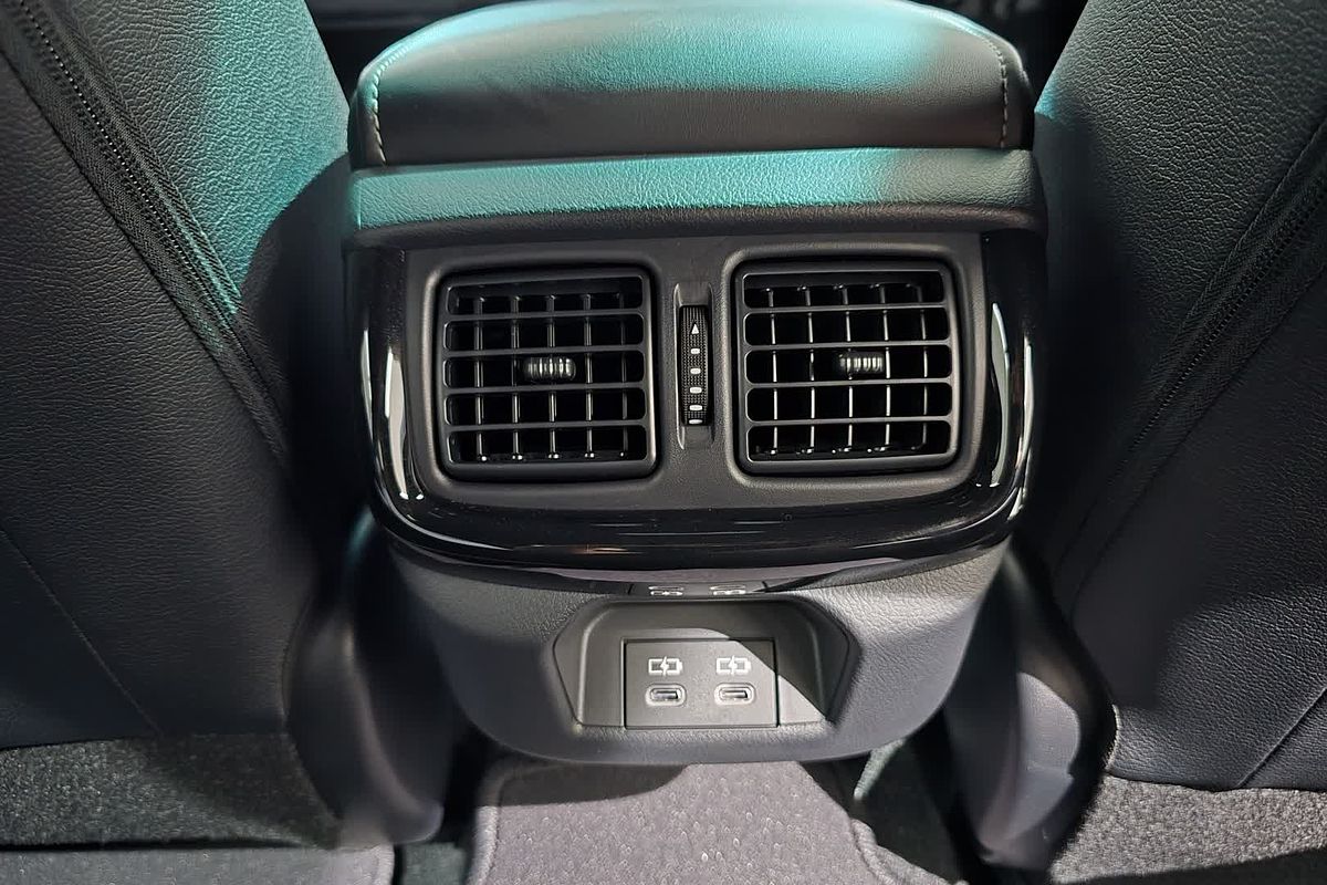 2025 Toyota Hilux Rogue 48V GUN126R 4X4