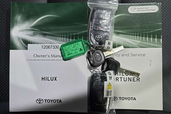 2025 Toyota Hilux Rogue 48V GUN126R 4X4