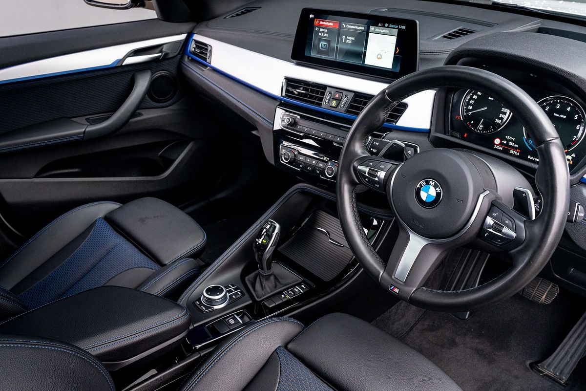 2022 BMW X1 S20i 2.0Pt/7At