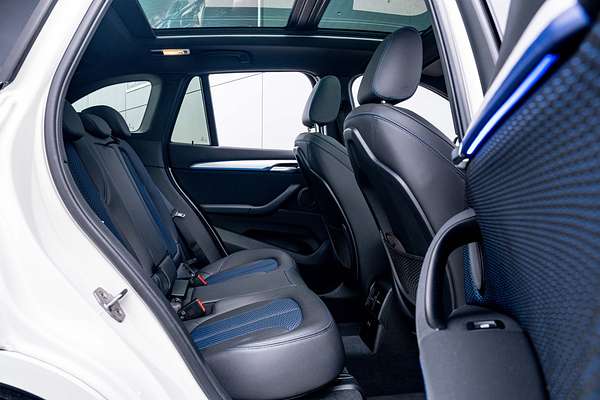 2022 BMW X1 S20i 2.0Pt/7At