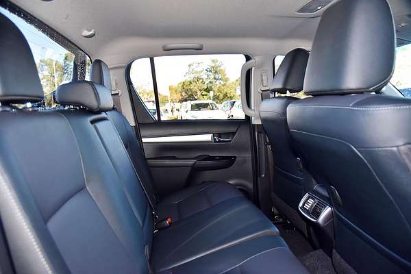 2021 Toyota Hilux SR5 GUN126R