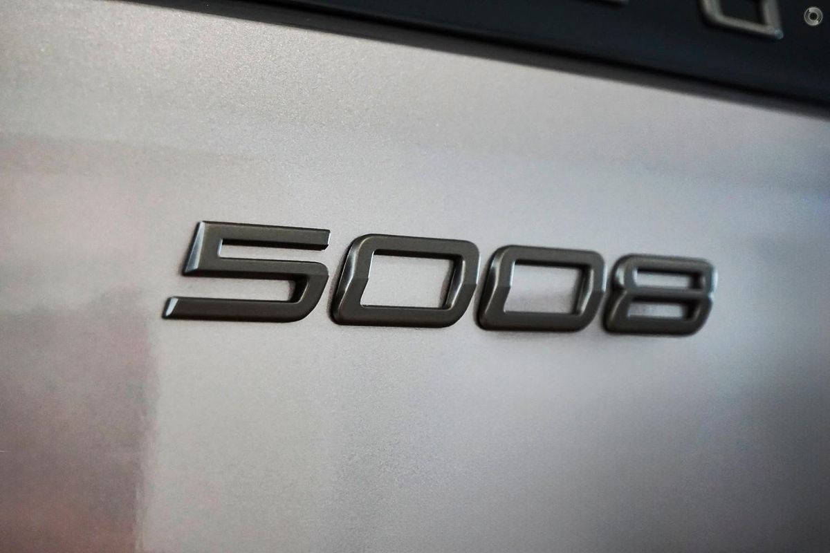 2025 Peugeot 5008 GT Premium Hybrid P74
